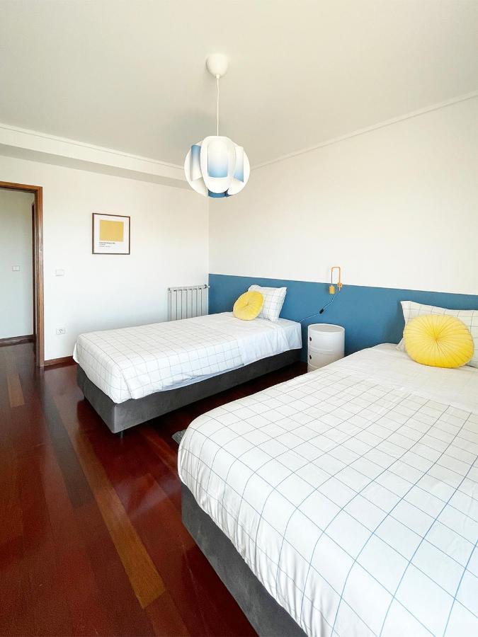 Yellow House Aveiro Smart Tv And Garage Eksteriør bilde